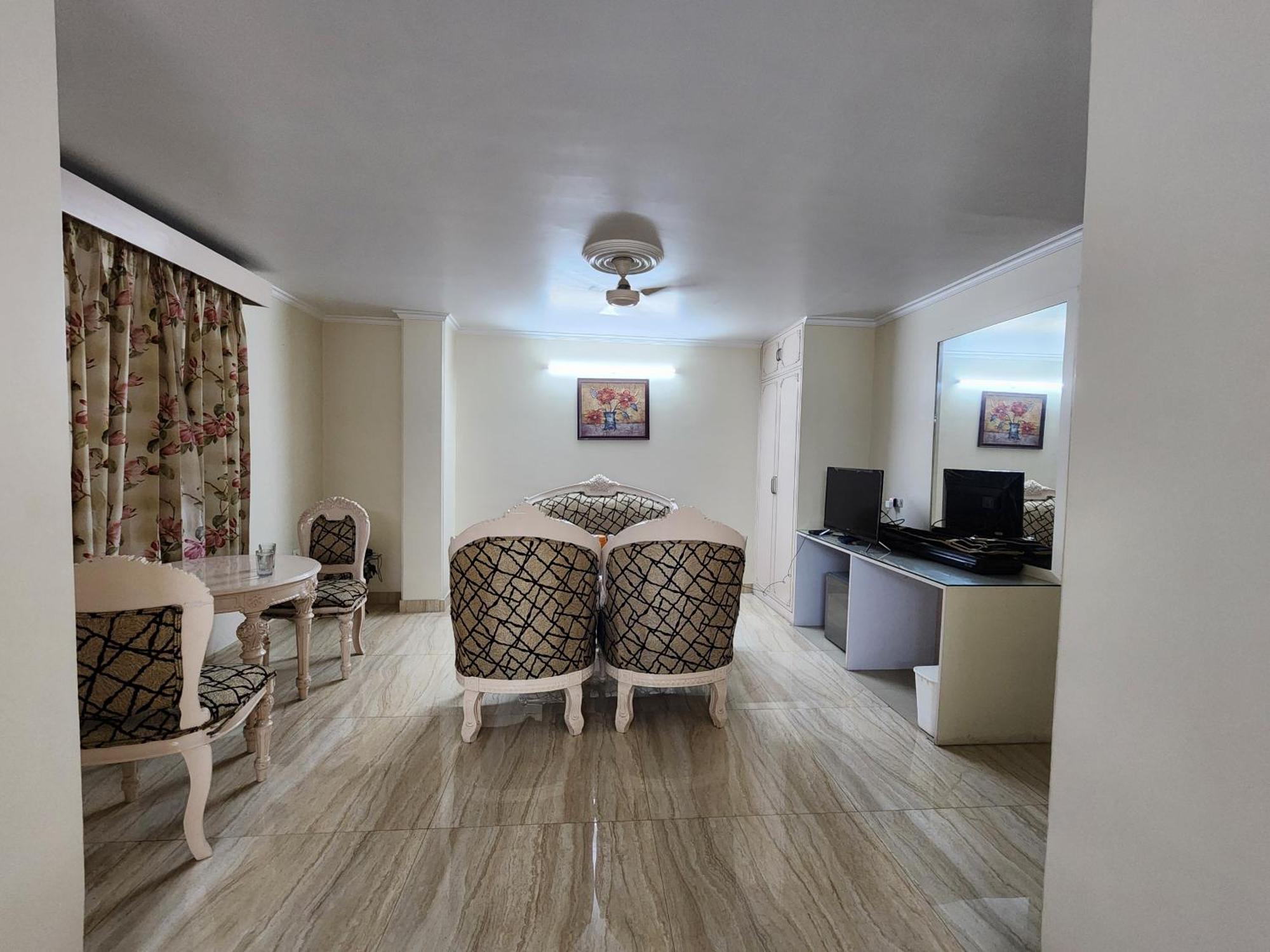 Hotel Mayur Deluxe Meerut Zewnętrze zdjęcie