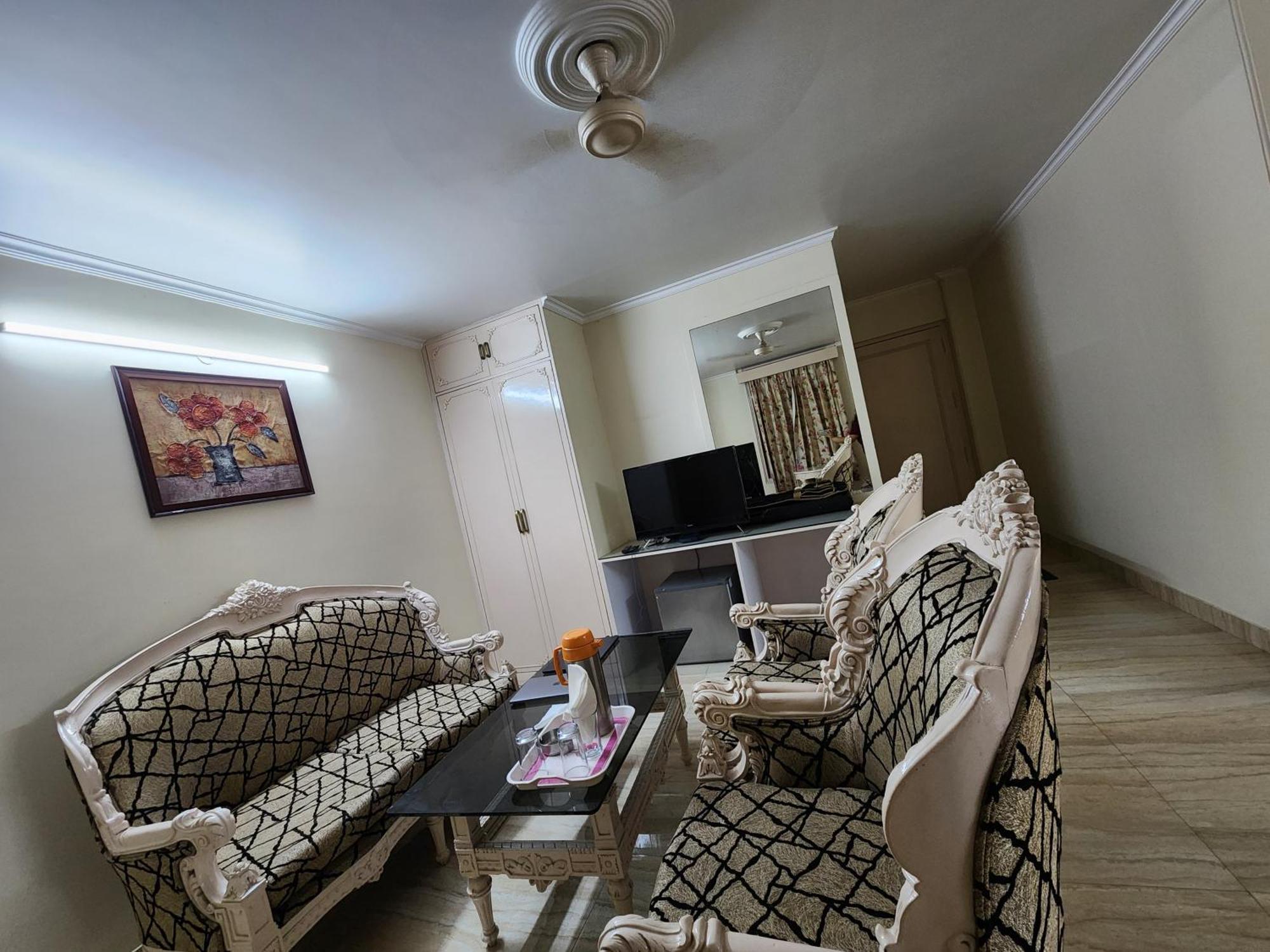 Hotel Mayur Deluxe Meerut Zewnętrze zdjęcie