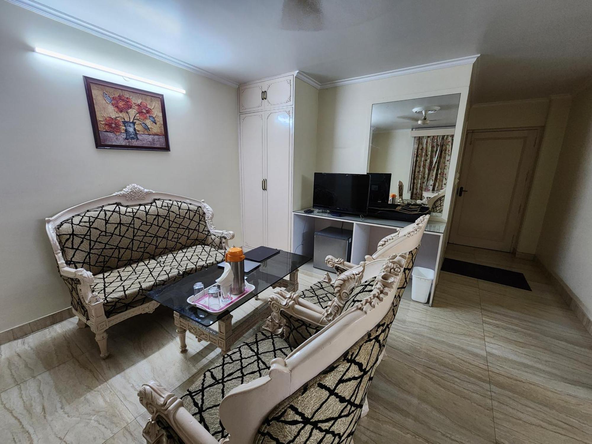 Hotel Mayur Deluxe Meerut Zewnętrze zdjęcie