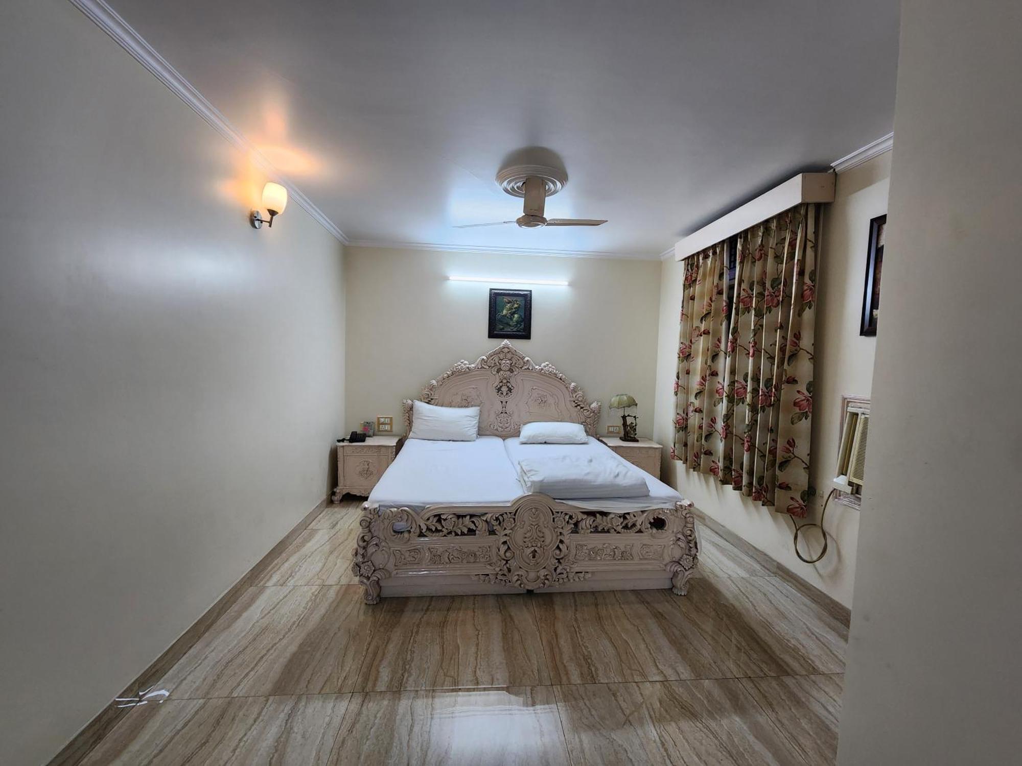 Hotel Mayur Deluxe Meerut Zewnętrze zdjęcie