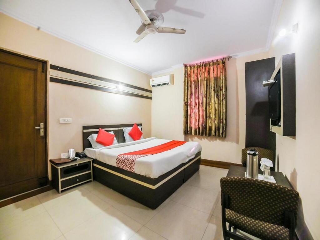 Hotel Mayur Deluxe Meerut Zewnętrze zdjęcie
